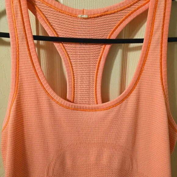 Lululemon SWIFTLY Tech Racerback 2.0 Tank - Picture 2 of 5